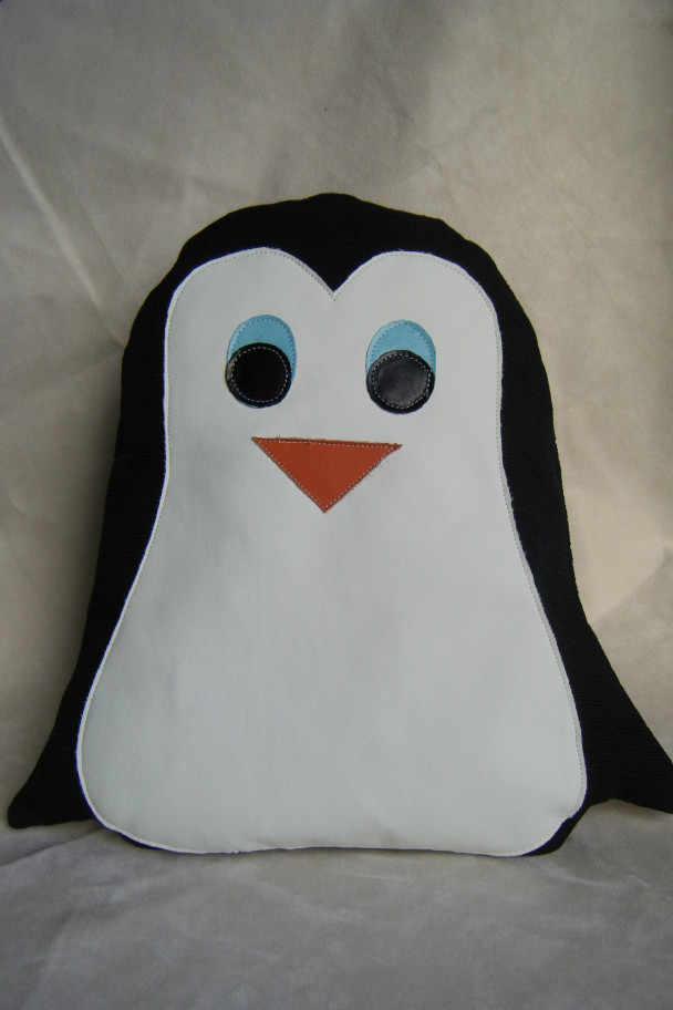 cuscino a forma di pinguino