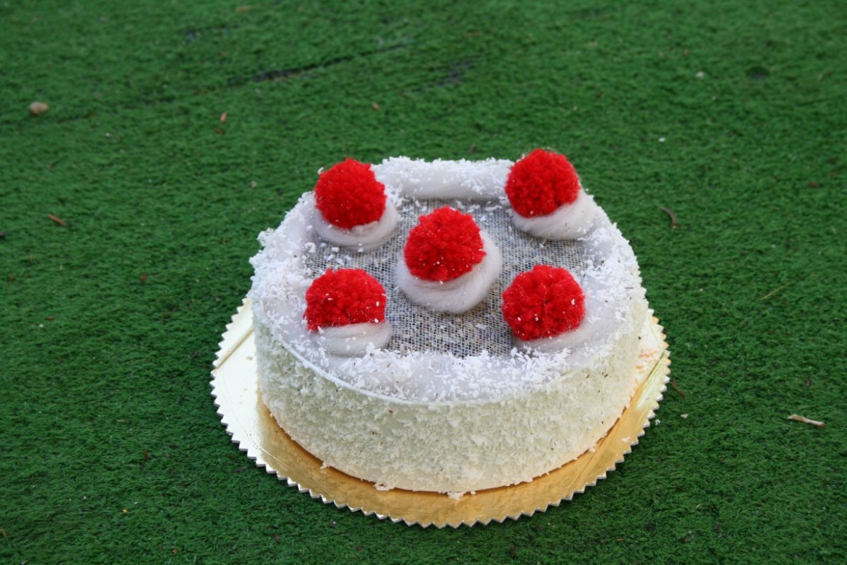 torta di lavanda media con pon pon